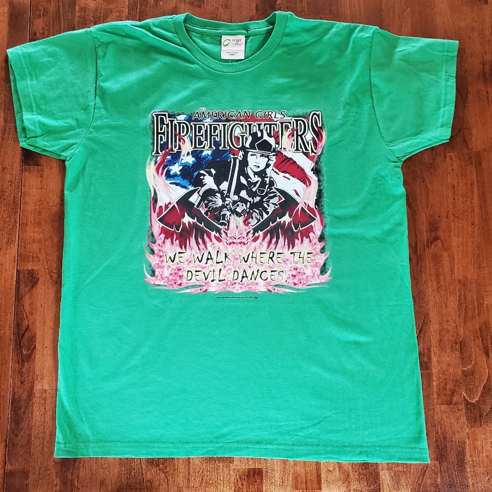 American Girls Firefighter Graphic T-Shirt Size Large